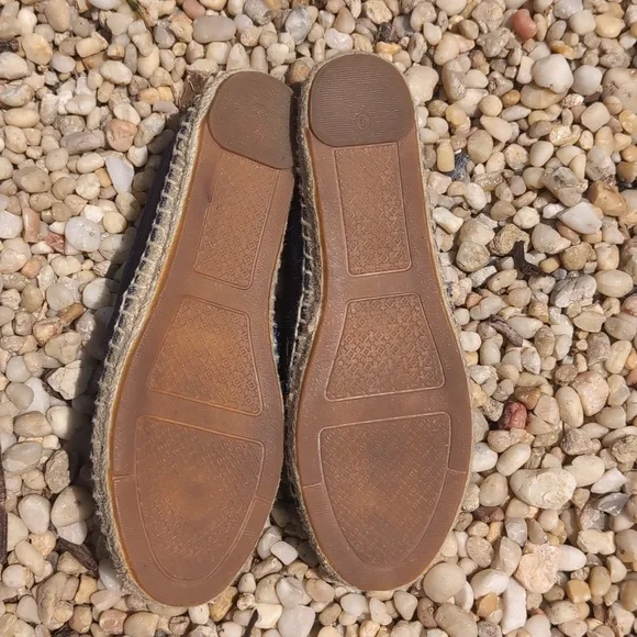 Like New Tory Burch Navy Espadrilles, Sz 6M. - Picture 4 of 7